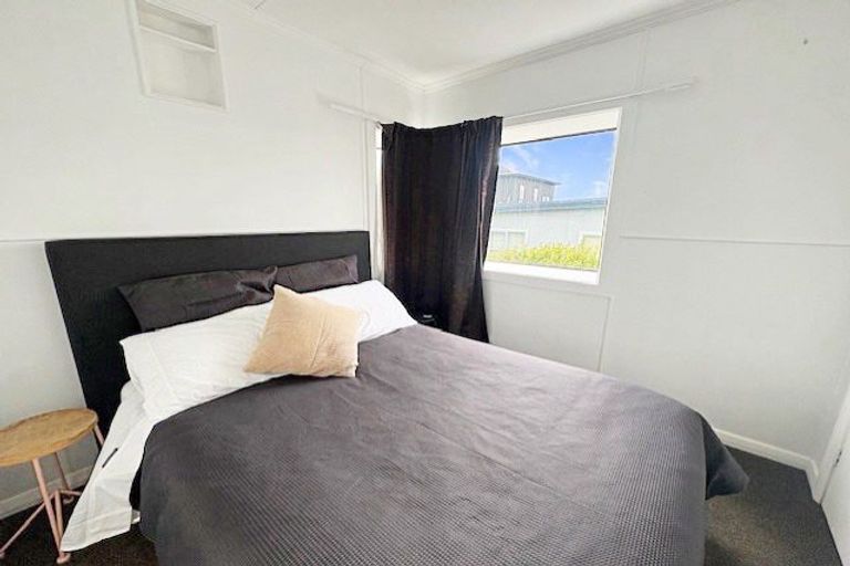 Photo of property in 21 Ocean Beach Street, Foxton Beach, Foxton, 4815