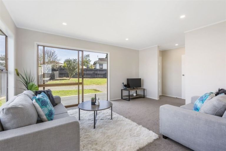 Photo of property in 1/14 Catkin Crescent, Papatoetoe, Auckland, 2025