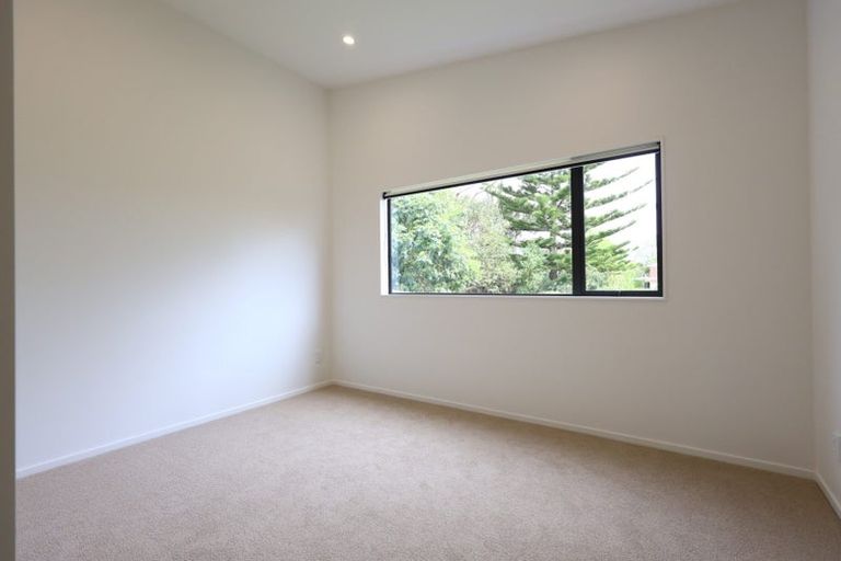 Photo of property in 25 Hutchinson Avenue, New Lynn, Auckland, 0600