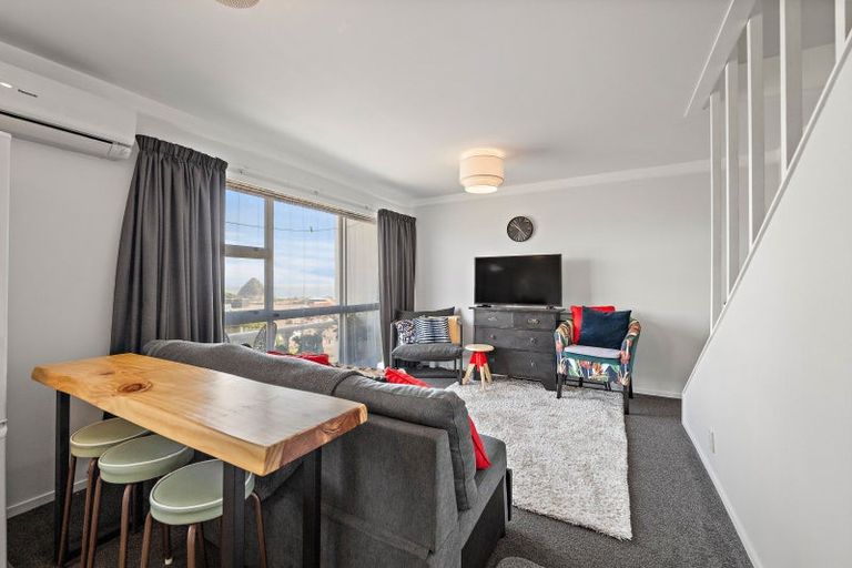 Photo of property in 25b Port View Crescent, Moturoa, New Plymouth, 4310