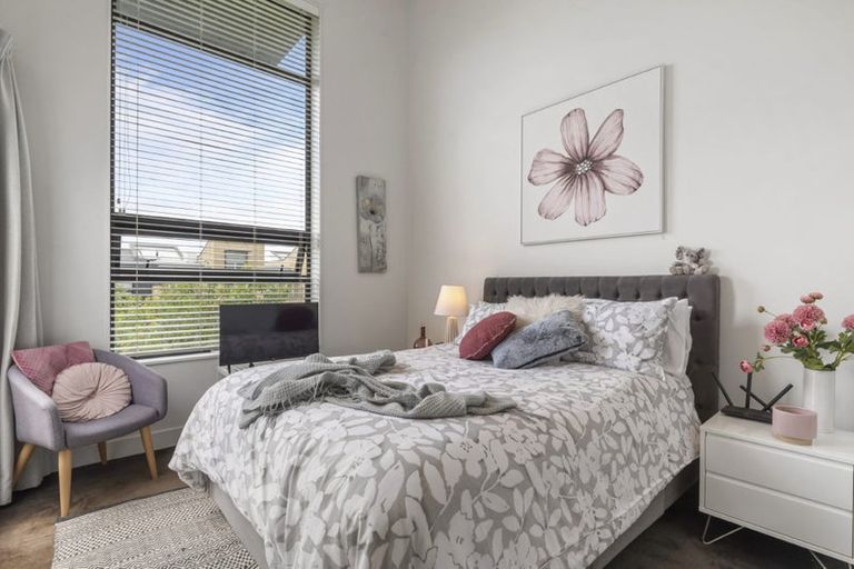 Photo of property in 16 Hastings Street, Hobsonville, Auckland, 0616