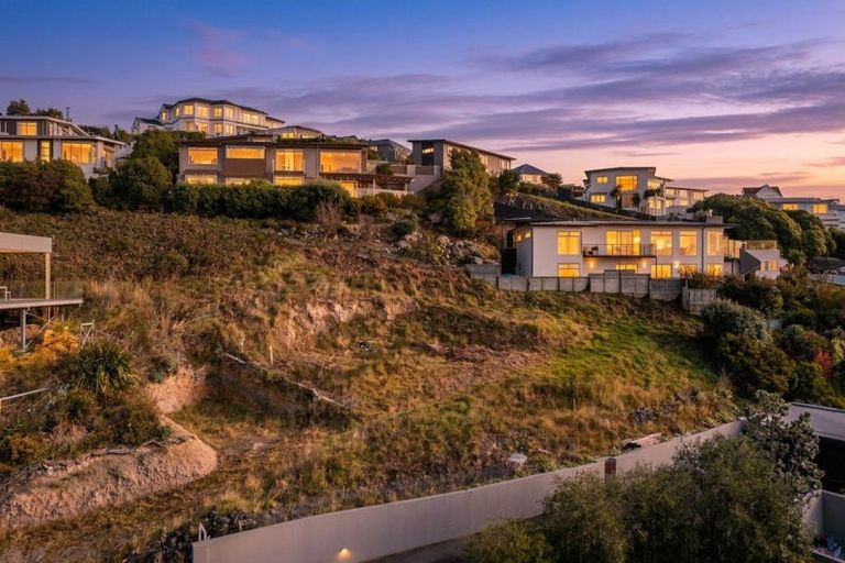 Photo of property in 29 Challenger Lane, Redcliffs, Christchurch, 8081