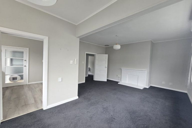 Photo of property in 10 Purser Grove, Fairfield, Lower Hutt, 5011