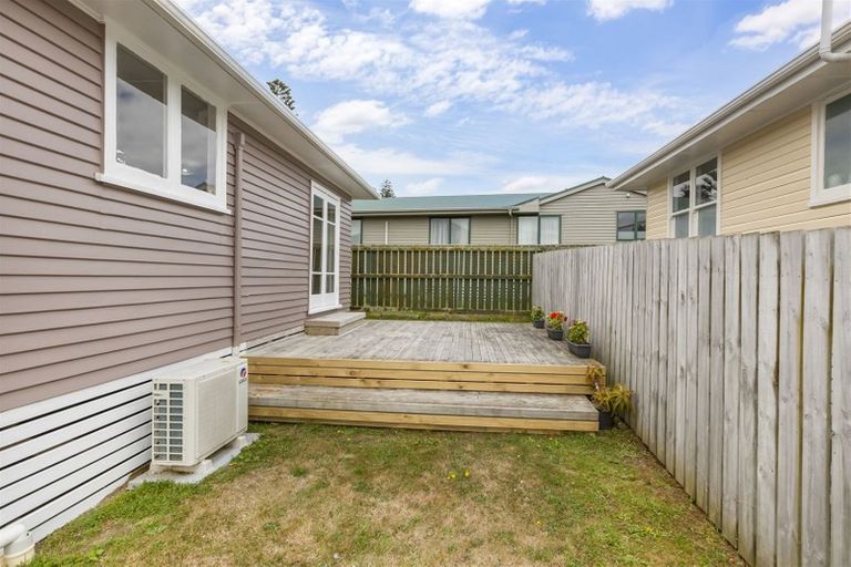 Photo of property in 2a Taupiri Crescent, Titahi Bay, Porirua, 5022