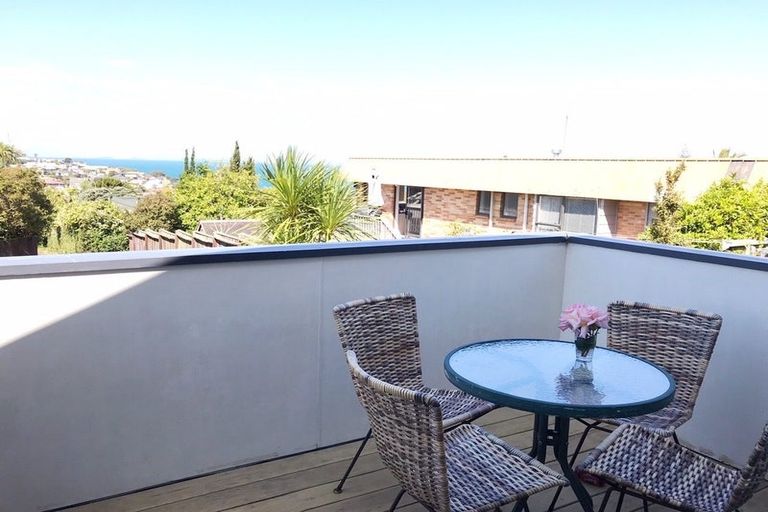 Photo of property in 1/25 Aotearoa Terrace, Murrays Bay, Auckland, 0630