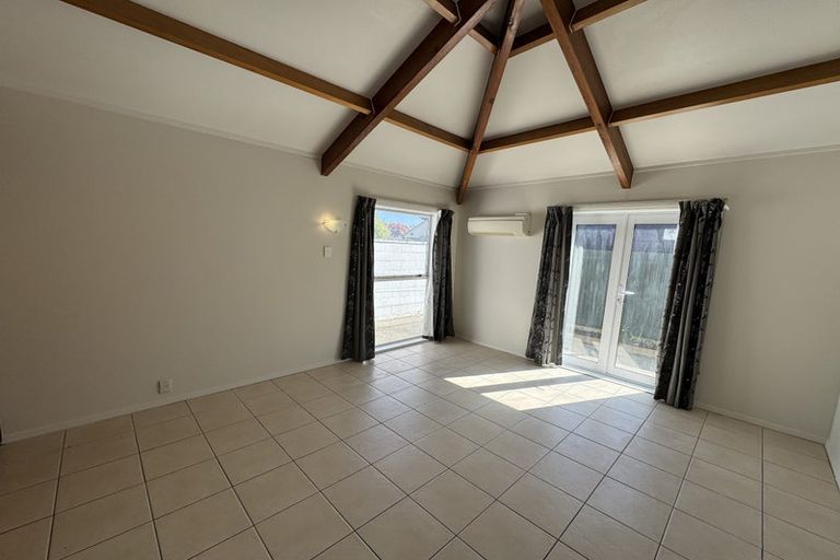 Photo of property in 172 Waimairi Road, Ilam, Christchurch, 8041