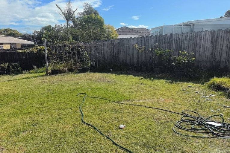 Photo of property in 3/270 Wairau Road, Glenfield, Auckland, 0627