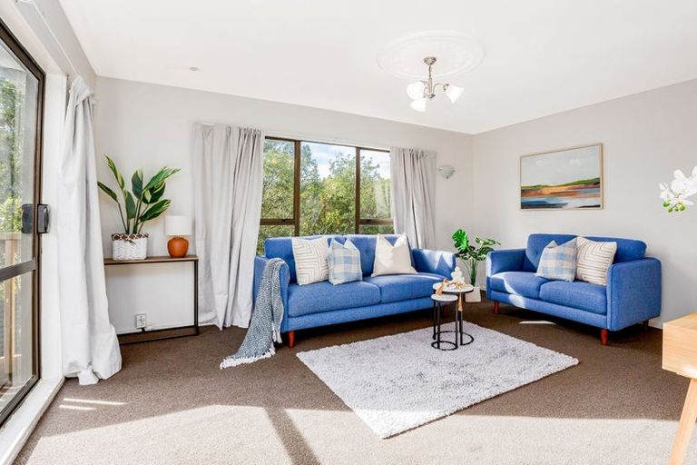 Photo of property in 15 Chew Place, Ranui, Porirua, 5024