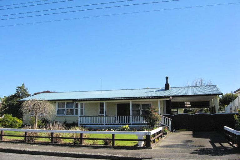 Photo of property in 37 Mcgreevy Street, Waipawa, 4210