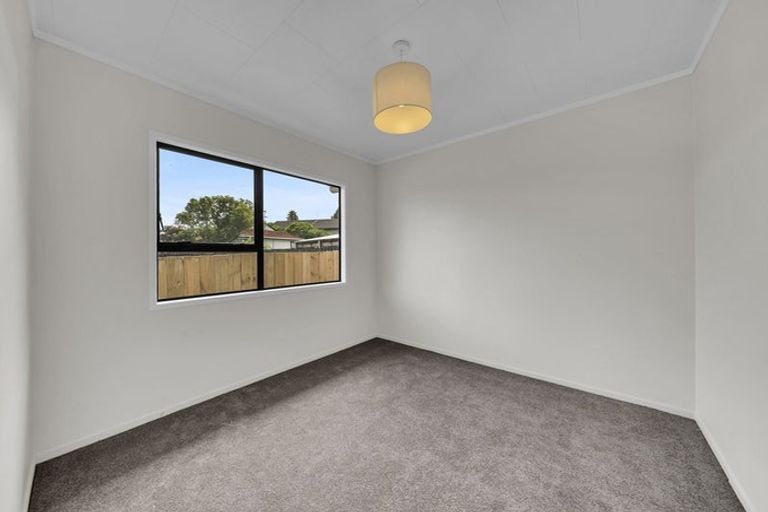 Photo of property in 9 Southview Place, Wattle Downs, Auckland, 2102
