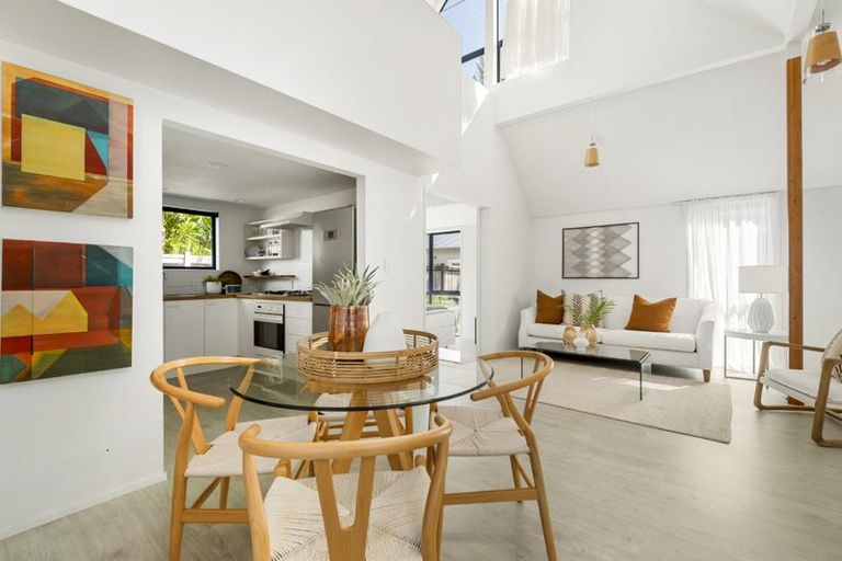 Photo of property in 72 Eversleigh Road, Belmont, Auckland, 0622