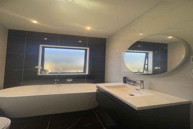 Photo of property in 10 Selwyn Downs Lane, Opaheke, Papakura, 2113