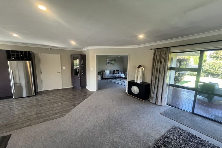 Photo of property in 74 Willowview Drive, Redwood, Christchurch, 8051