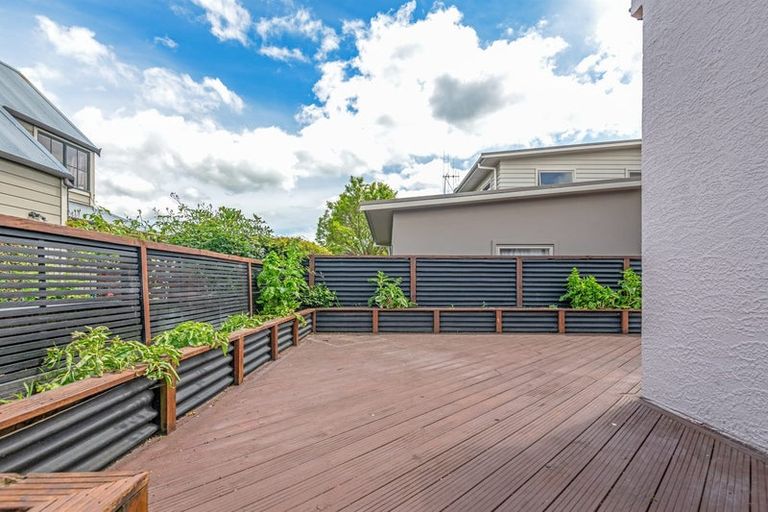 Photo of property in 31 Puriri Terrace, Roslyn, Palmerston North, 4414