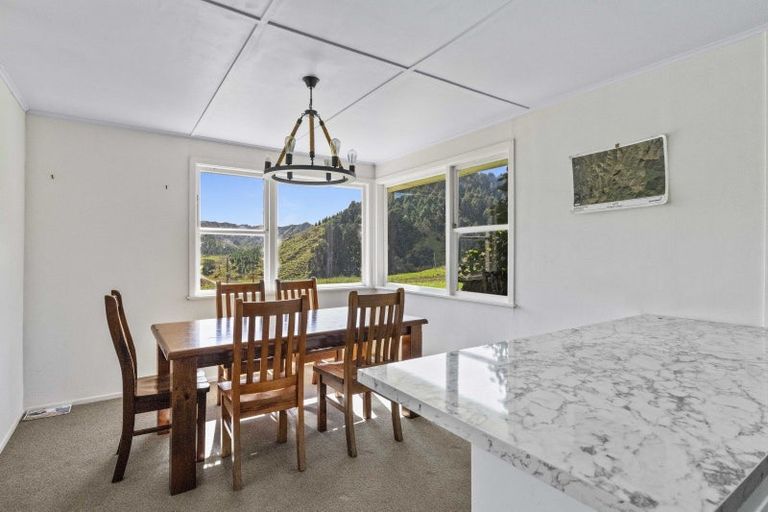 Photo of property in 2560 Rawhitiroa Road, Matemateaonga, Eltham, 4399