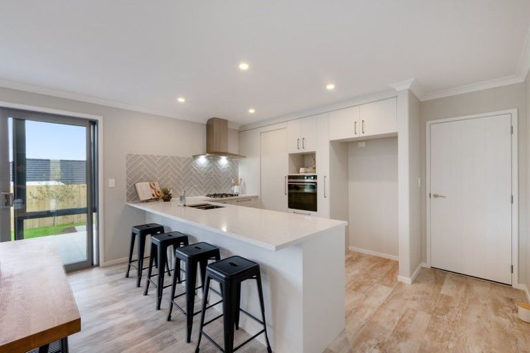 Photo of property in 18 Sam Heywood Place, Pyes Pa, Tauranga, 3112