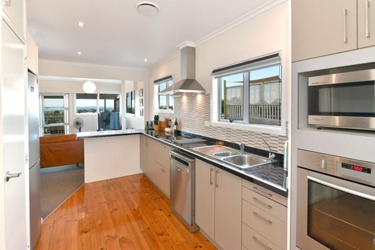 Photo of property in 5 Norfolk Road, Stanmore Bay, Whangaparaoa, 0932