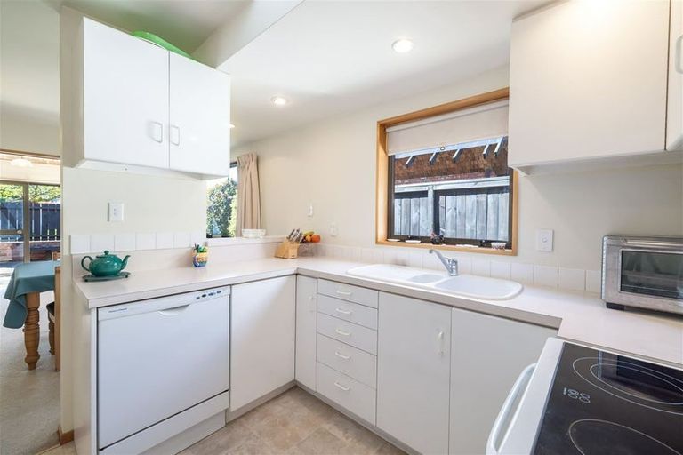 Photo of property in 64 Merivale Lane, Merivale, Christchurch, 8014