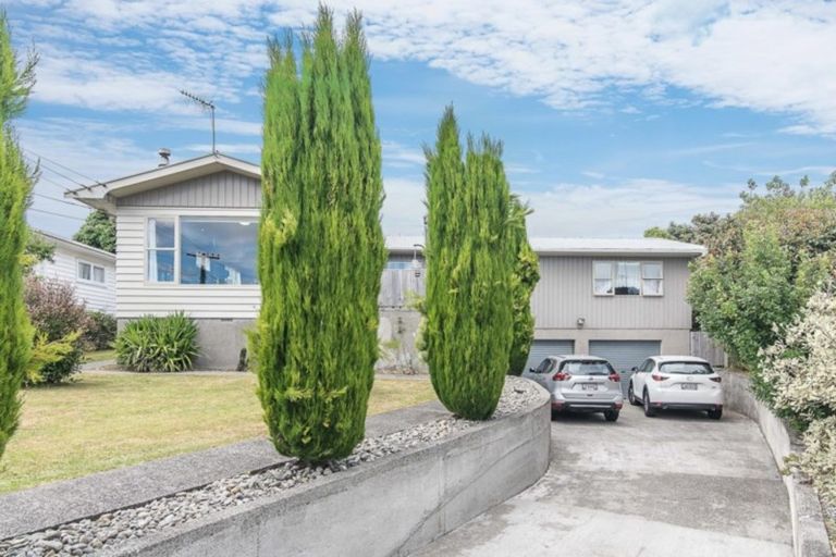 Photo of property in 40 Kaitawa Crescent, Paraparaumu, 5032