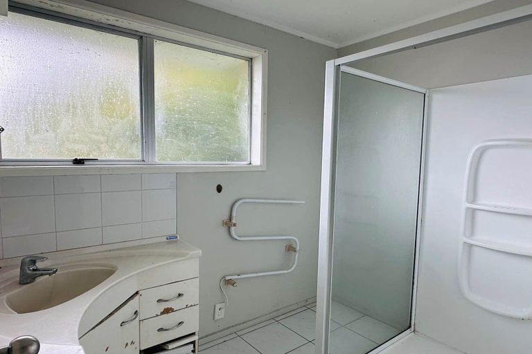 Photo of property in 187 Henderson Valley Road, Henderson, Auckland, 0612