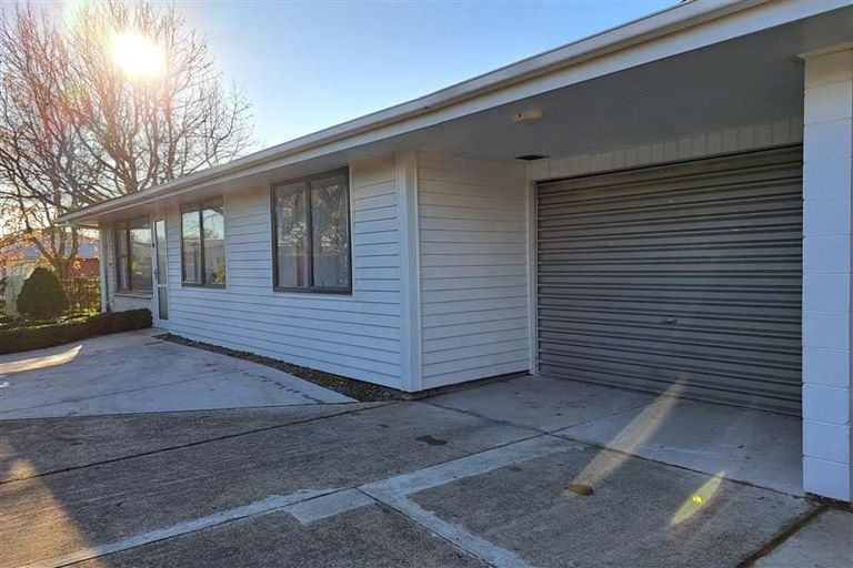 Photo of property in 1/52 Lochee Road, Upper Riccarton, Christchurch, 8041
