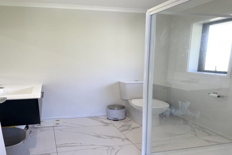 Photo of property in 17 Mooring Close, Whitby, Porirua, 5024