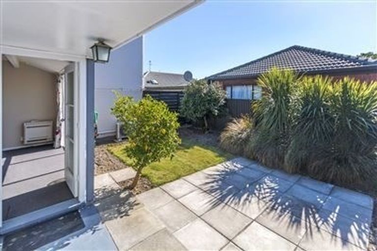 Photo of property in 4/30b Nortons Road, Avonhead, Christchurch, 8042