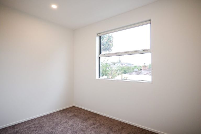 Photo of property in 6/10 Tirimoana Road, Te Atatu South, Auckland, 0602