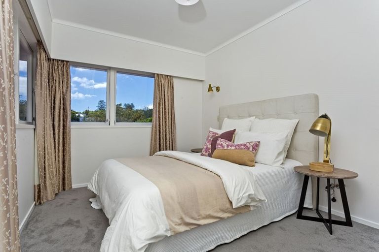 Photo of property in 28 Northumberland Avenue, Belmont, Auckland, 0622
