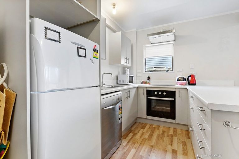 Photo of property in 103f5 Rongotai Road, Kilbirnie, Wellington, 6022