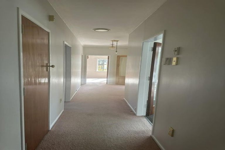 Photo of property in 5 Hollies Crescent, Johnsonville, Wellington, 6037