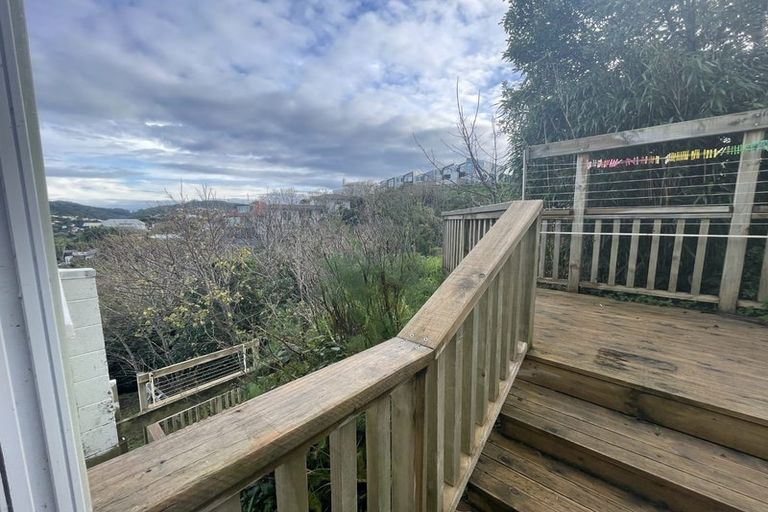 Photo of property in 12 Mataroa Avenue, Northland, Wellington, 6012