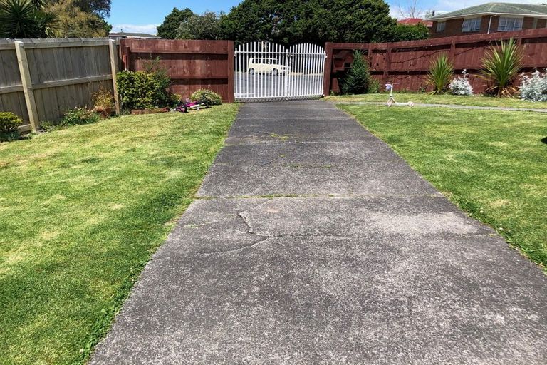Photo of property in 11 Surman Place, Glen Eden, Auckland, 0602