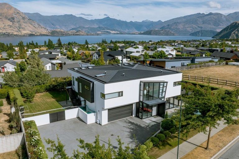 Photo of property in 47 Forest Heights, Wanaka, 9305