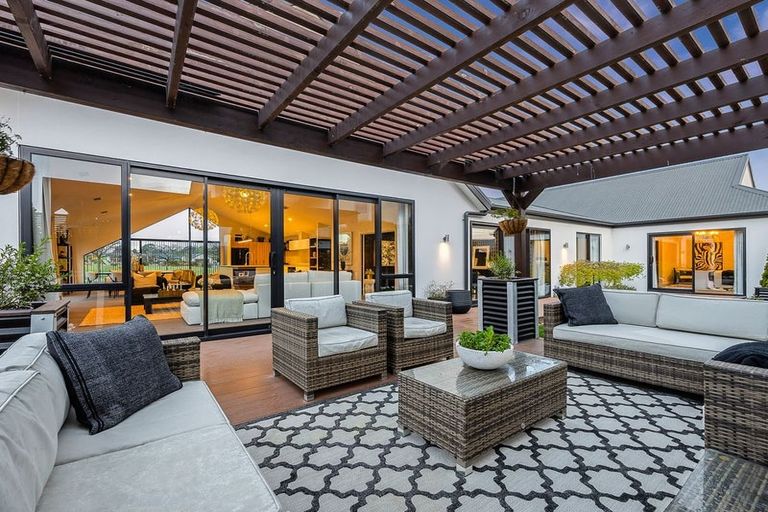 Photo of property in 6 Waitikiri Square, Parklands, Christchurch, 8083
