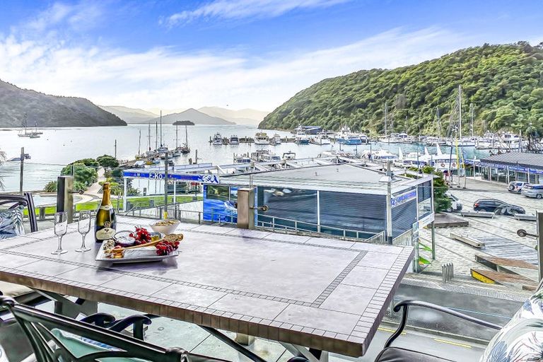 Photo of property in Oxleys Rock Apartments, 204/6 London Quay, Picton, 7220