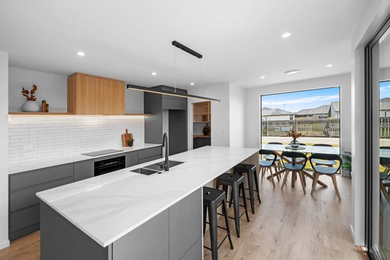 Photo of property in 96 Stationmasters Way, Prebbleton, 7604