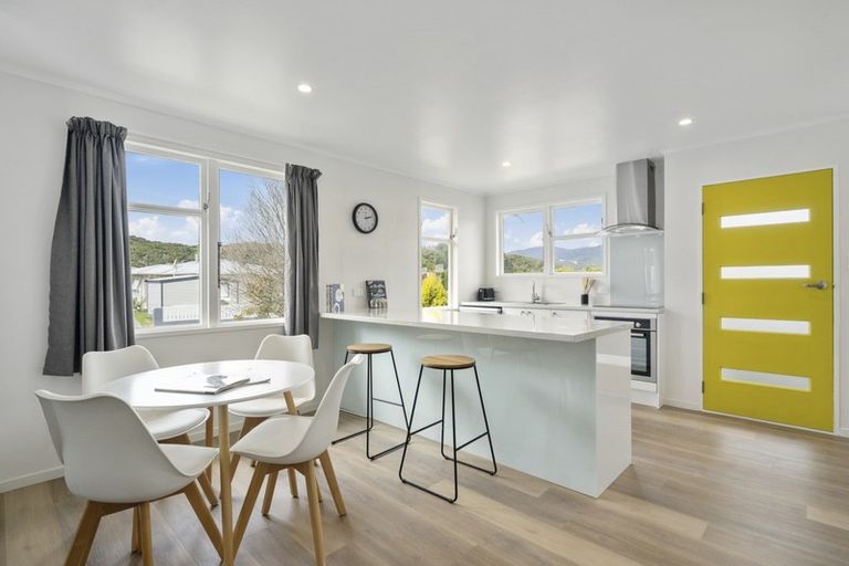 Photo of property in 33 Kairanga Crescent, Wainuiomata, Lower Hutt, 5014