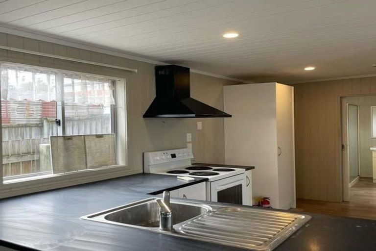 Photo of property in 2 Caserta Place, Clover Park, Auckland, 2023