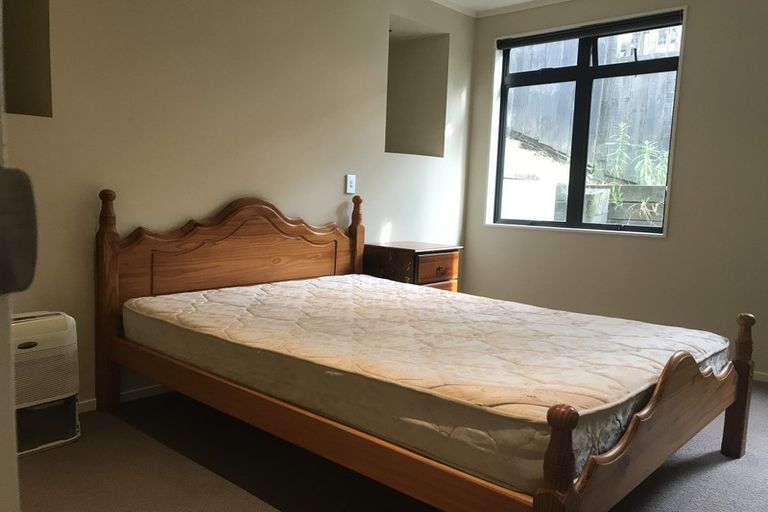 Photo of property in 38 Highland Avenue, Titirangi, Auckland, 0604