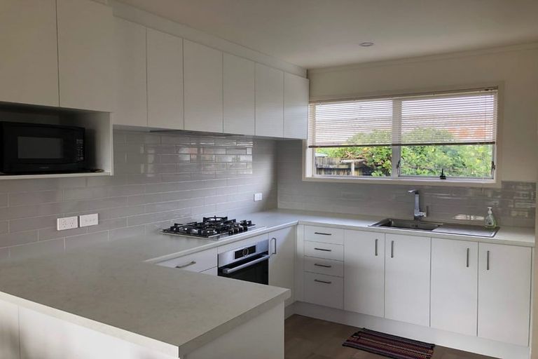 Photo of property in 1/5 Sylvan Crescent, Te Atatu South, Auckland, 0610