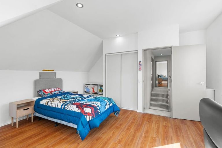 Photo of property in 31 Brockhall Lane, Avonhead, Christchurch, 8042