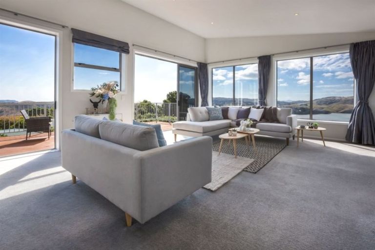 Photo of property in 58a Kahu Road, Paremata, Porirua, 5024