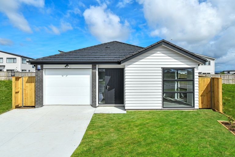 Photo of property in 3a Uatoto Road, Clarks Beach, 2122
