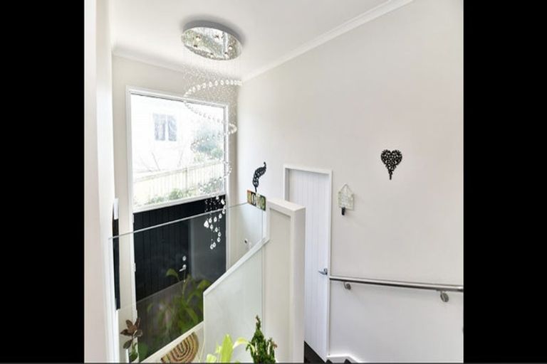 Photo of property in 780 East Coast Road, Oteha, Auckland, 0630