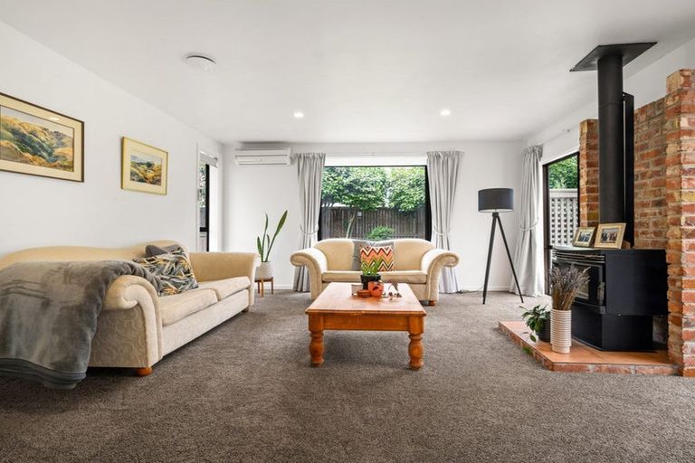 Photo of property in 180 Avonhead Road, Avonhead, Christchurch, 8042