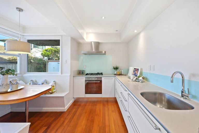 Photo of property in 24 Takutai Avenue, Bucklands Beach, Auckland, 2012