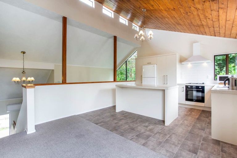 Photo of property in 2/8 Gray Crescent, Torbay, Auckland, 0630