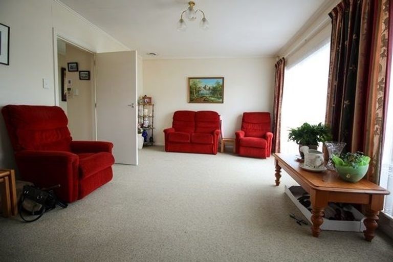 Photo of property in 46f1- Thackeray Street, Trentham, Upper Hutt, 5018