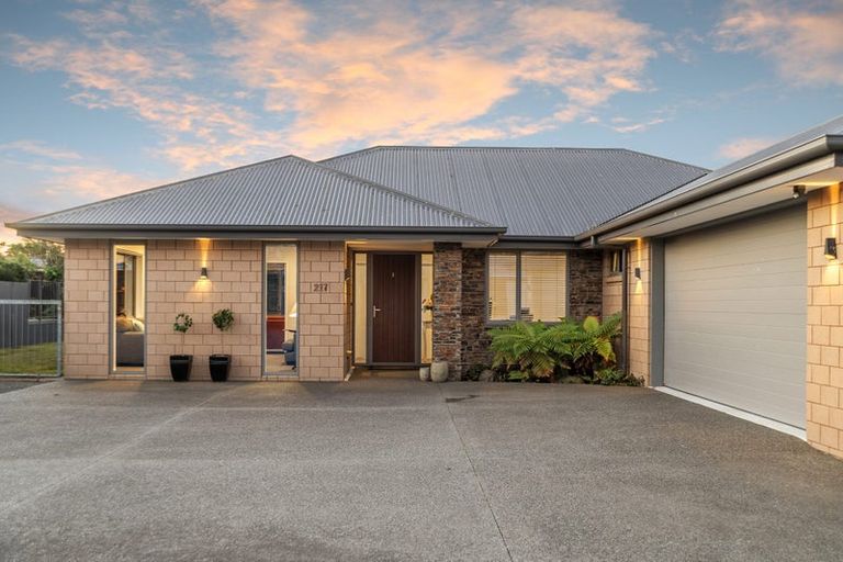 Photo of property in 217 Mairehau Road, Burwood, Christchurch, 8083
